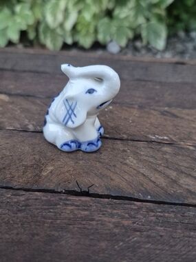 Vintage Delft Style Mini Elephant Lucky Charm Figurine